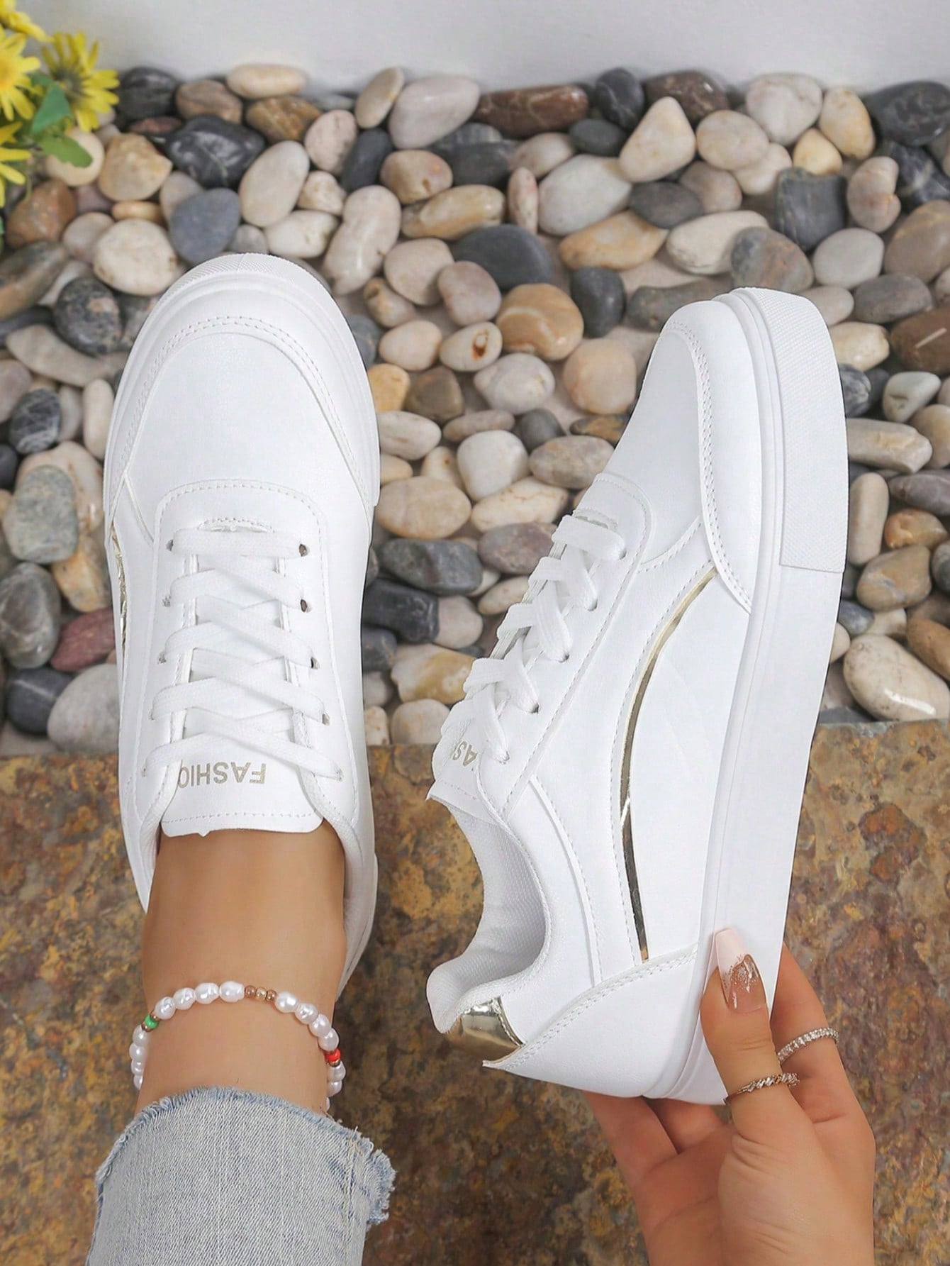 Women White Casual Sneakers, L - Running Gear For Sale ulasan dan harga
